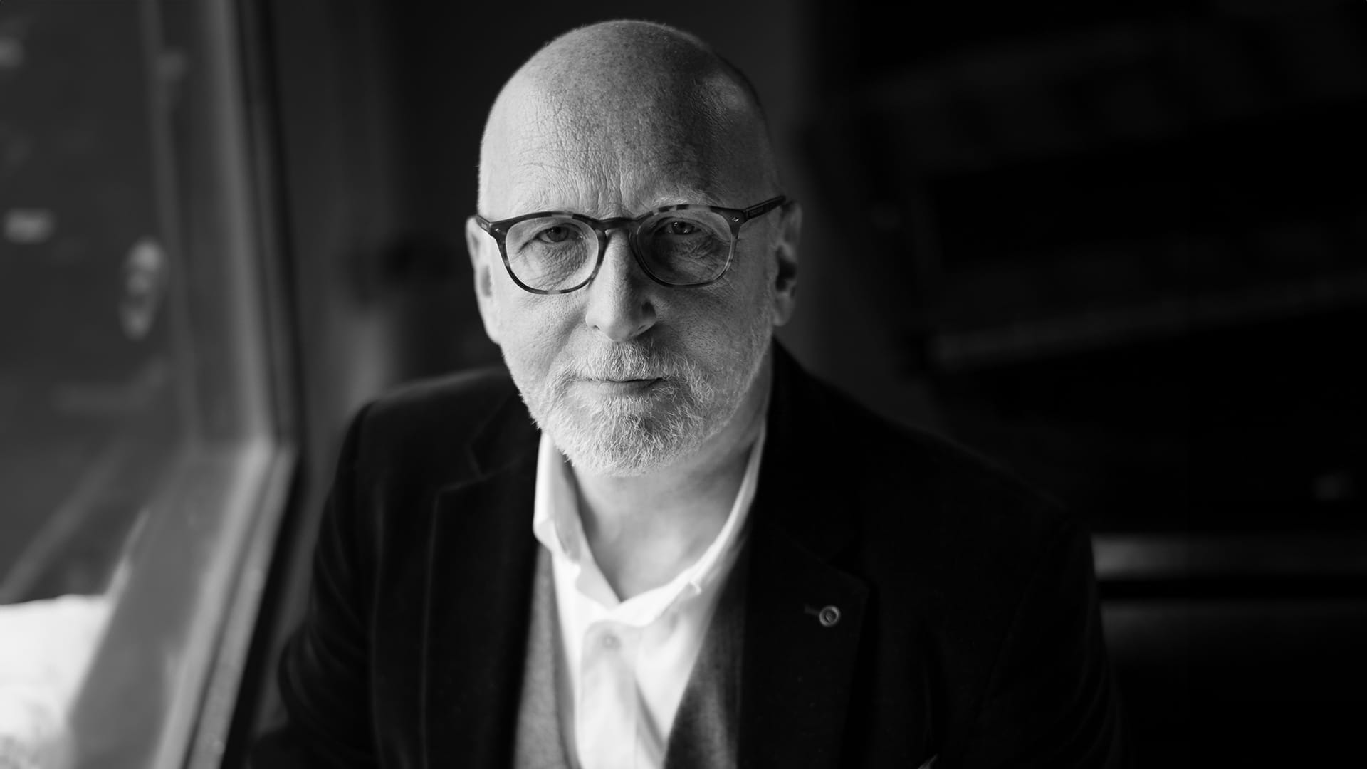 Brindley Sherratt, bass